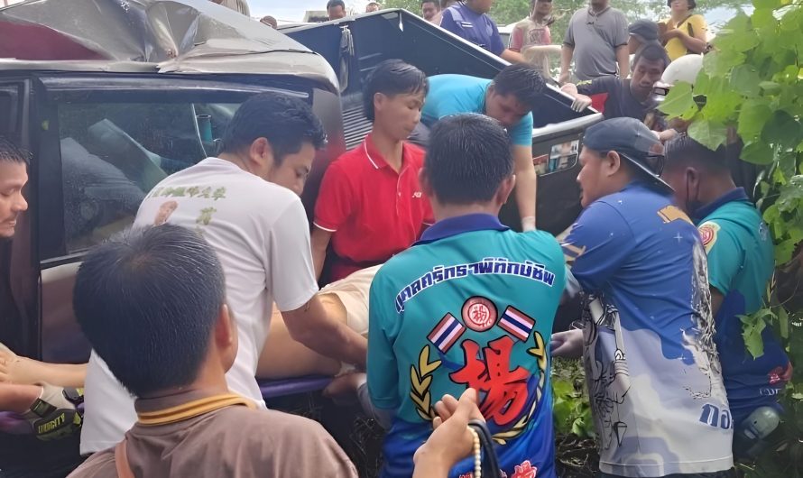 กระบะตกเหว ลึก 30 เมตร รถทับพ่อเสียชีวิต ลูกกระเด็นออกนอกรถเสีย… ดูเพิ่มเติม!!